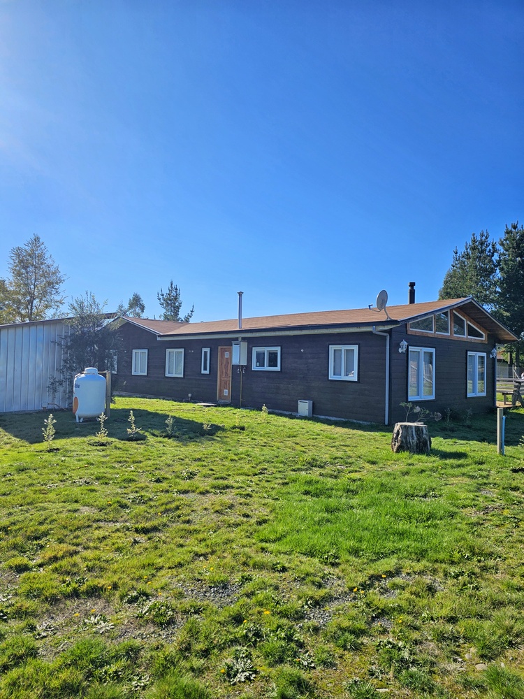 Foto 2 de A433 Parcela casa orilla río toltén-piscina-quincho Villarrica