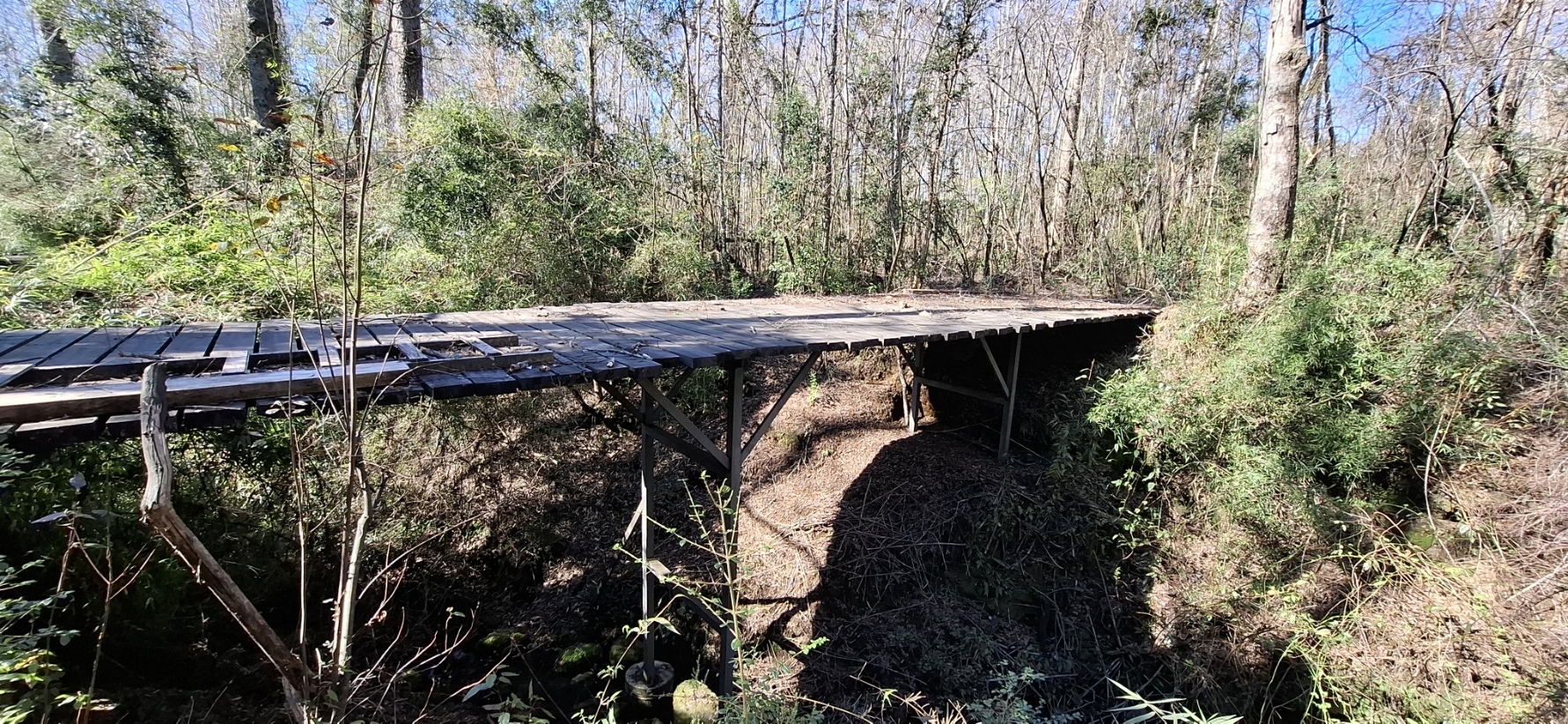 Foto 16 de A499 TERRENO DE 9.800 M² CON QUINCHO, VERTIENTE Y PUENTE EN MOLCO CHOSCO