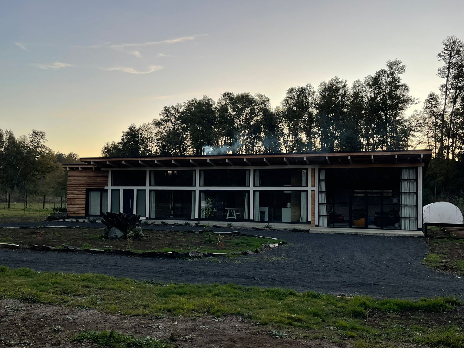Foto 3 de A320 Parcela con moderna casa en Molco cerca a Playa linda