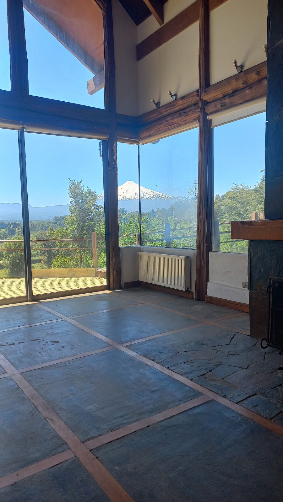 Foto 2 de A070 Hermosa casa con vista panorámica al Volcán Villarrica sector los Guindos