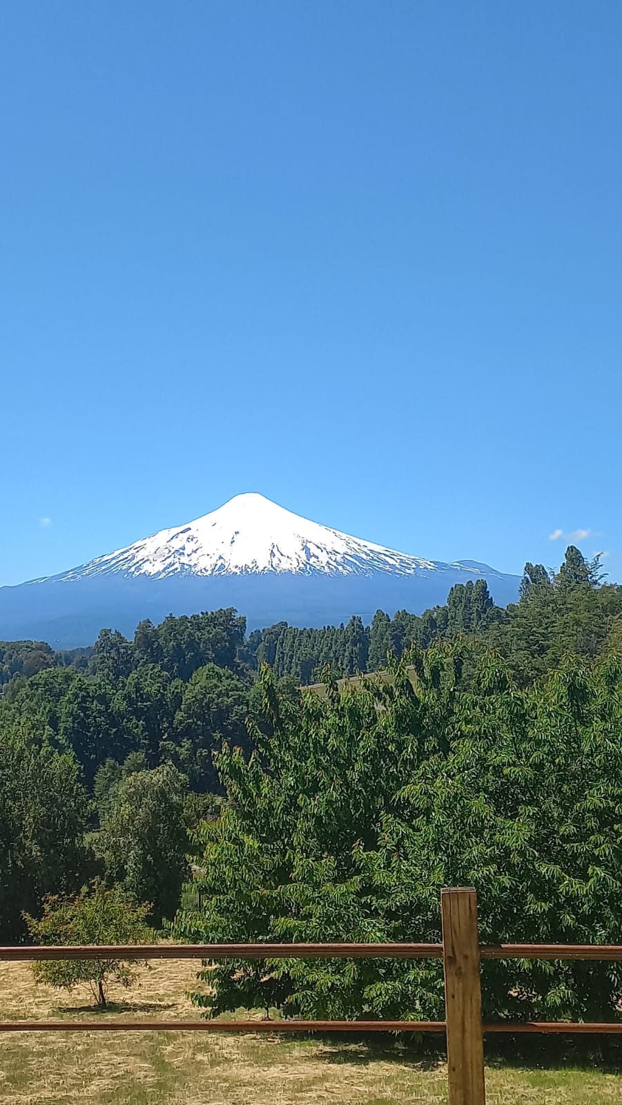 Foto 5 de A070 Hermosa casa con vista panorámica al Volcán Villarrica sector los Guindos