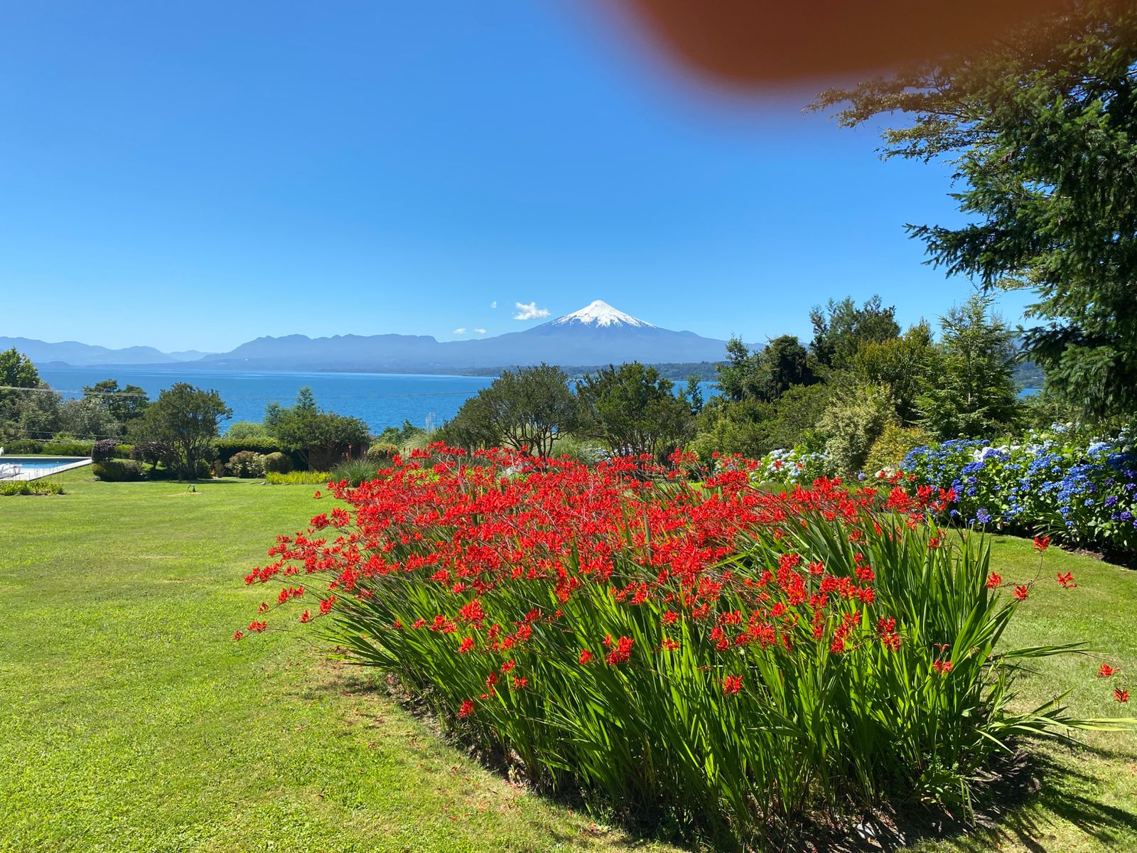 Foto 5 de A469  Propiedad en exclusivo condominio vista lago y al volcán a solo minutos de Villarrica
